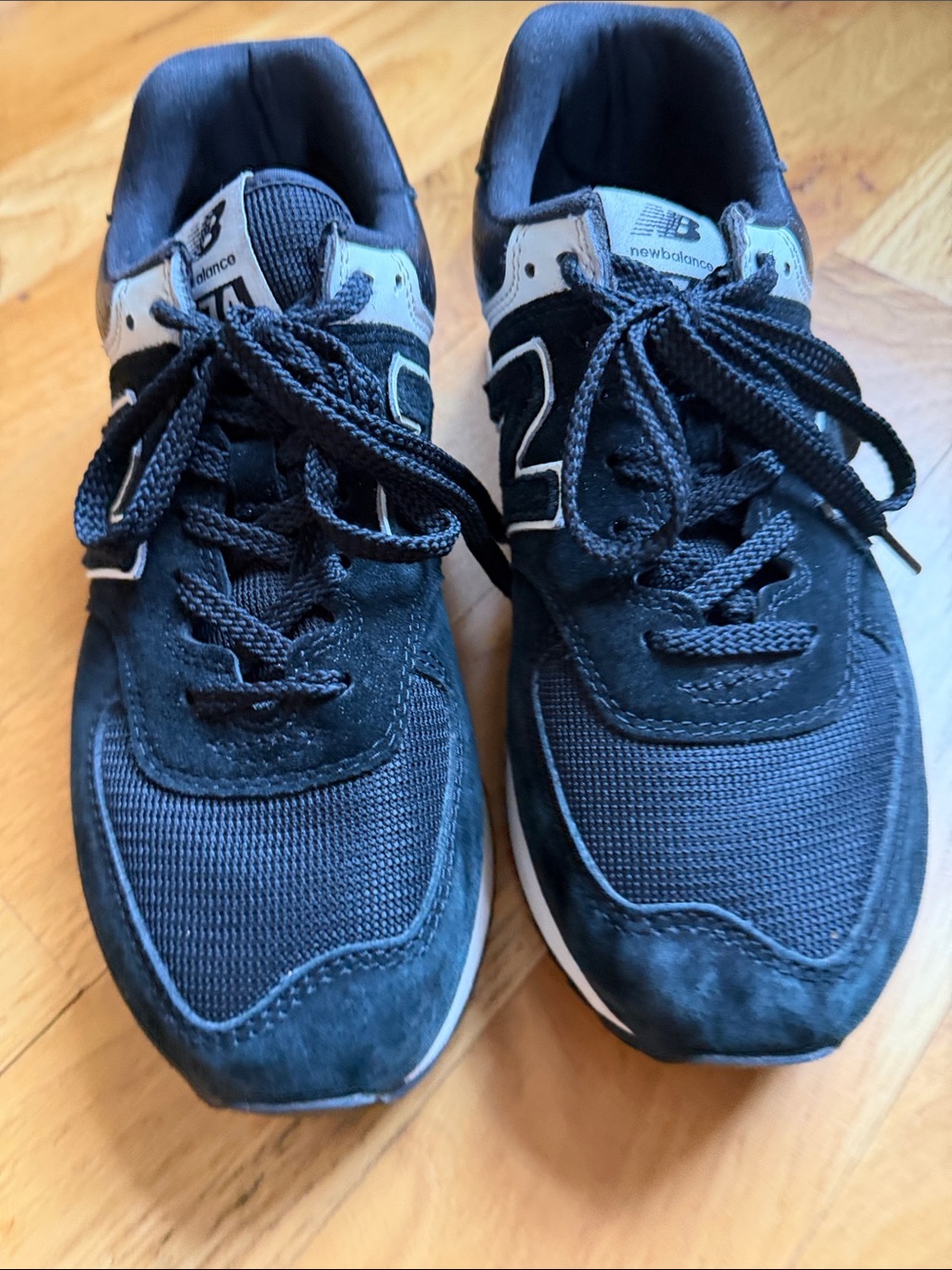 New Balance Womens 574 Blsck Suede Stacked Sneakers | W 9.5 US